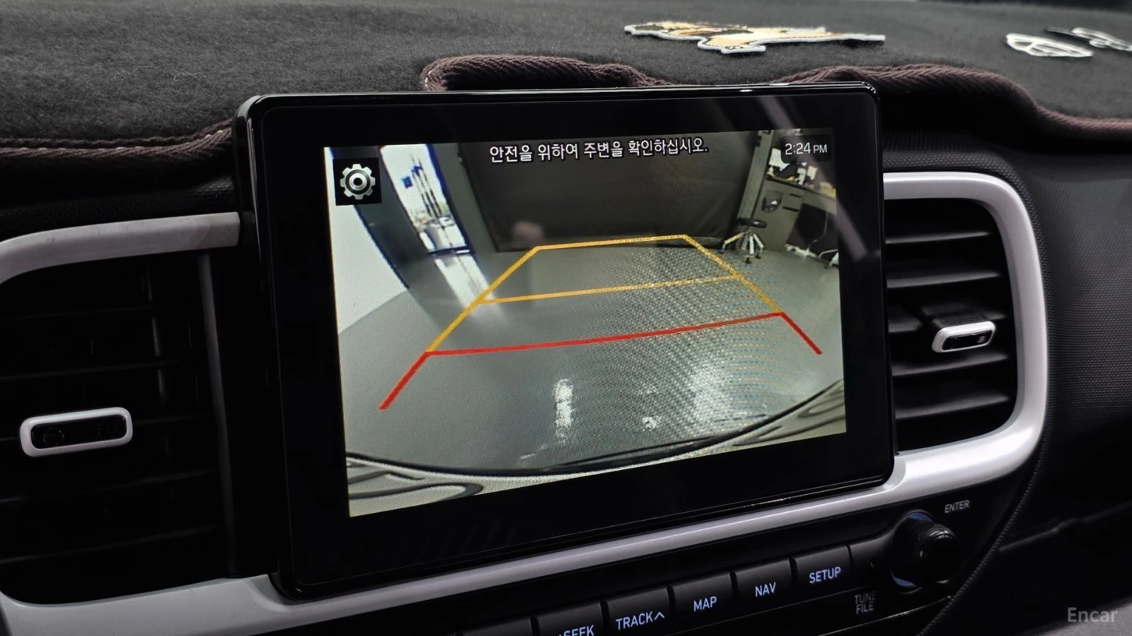Hyundai Venue 1.6* Flux* КОЖА* ПОДГРЕВ* КАМЕРА* , снимка 14 - Автомобили и джипове - 55628359