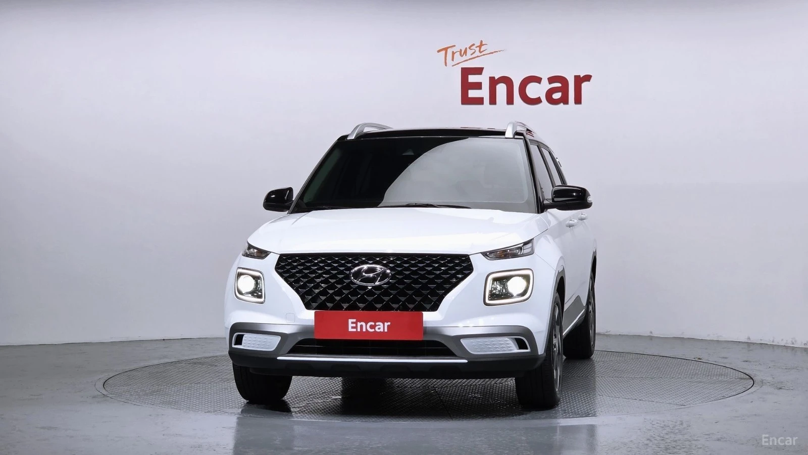Hyundai Venue 1.6* Flux* КОЖА* ПОДГРЕВ* КАМЕРА* , снимка 3 - Автомобили и джипове - 55628359