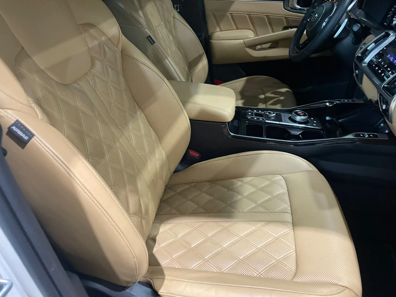 Kia Sorento 2.2 ! 4WD ! Signature !, снимка 9 - Автомобили и джипове - 55701060