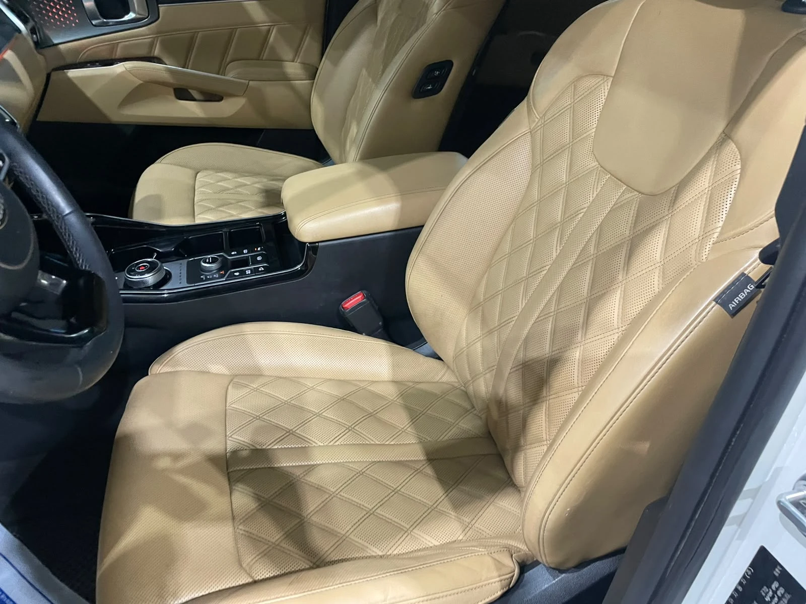 Kia Sorento 2.2 ! 4WD ! Signature !, снимка 7 - Автомобили и джипове - 55701060