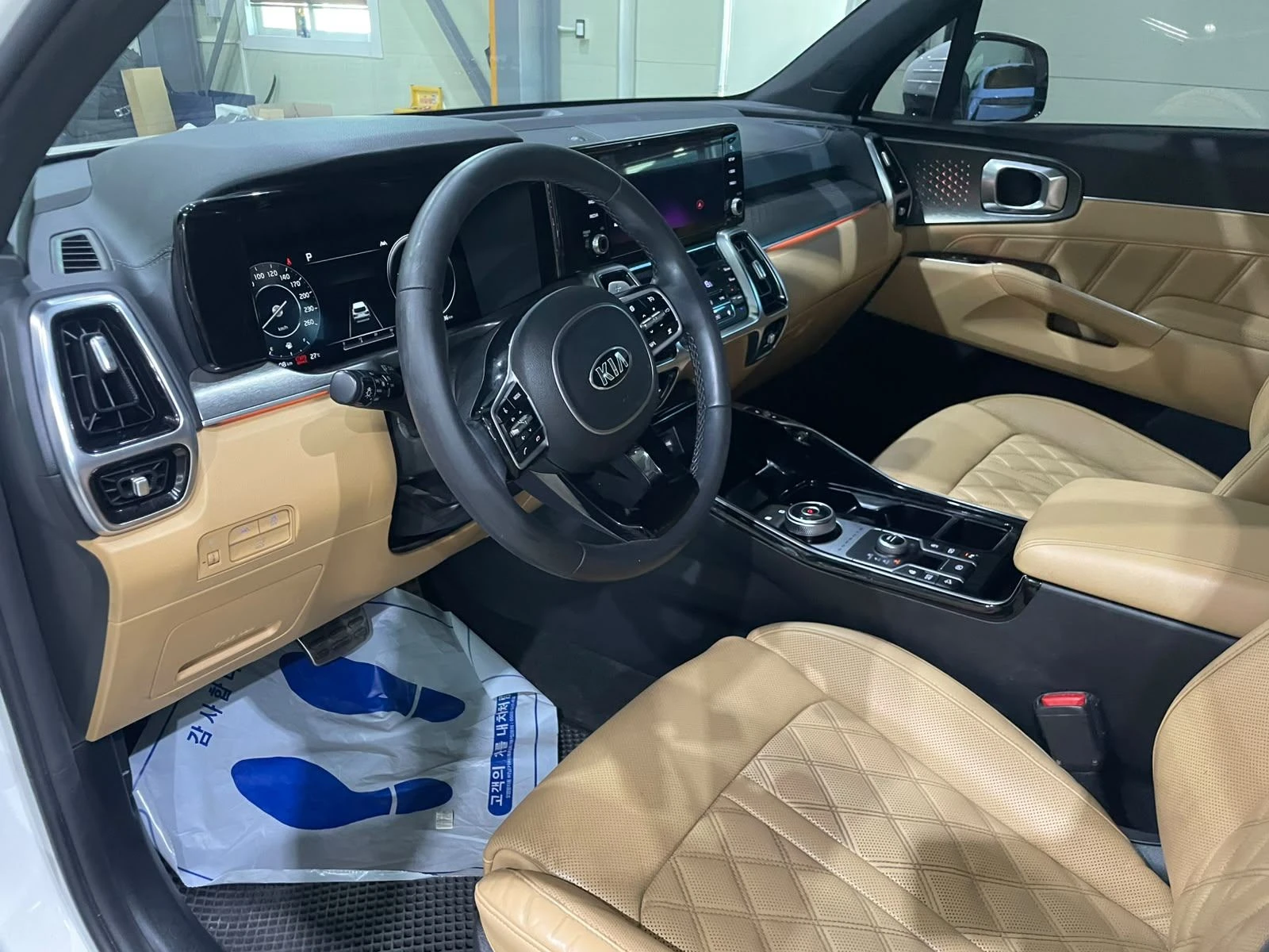 Kia Sorento 2.2 ! 4WD ! Signature !, снимка 8 - Автомобили и джипове - 55701060