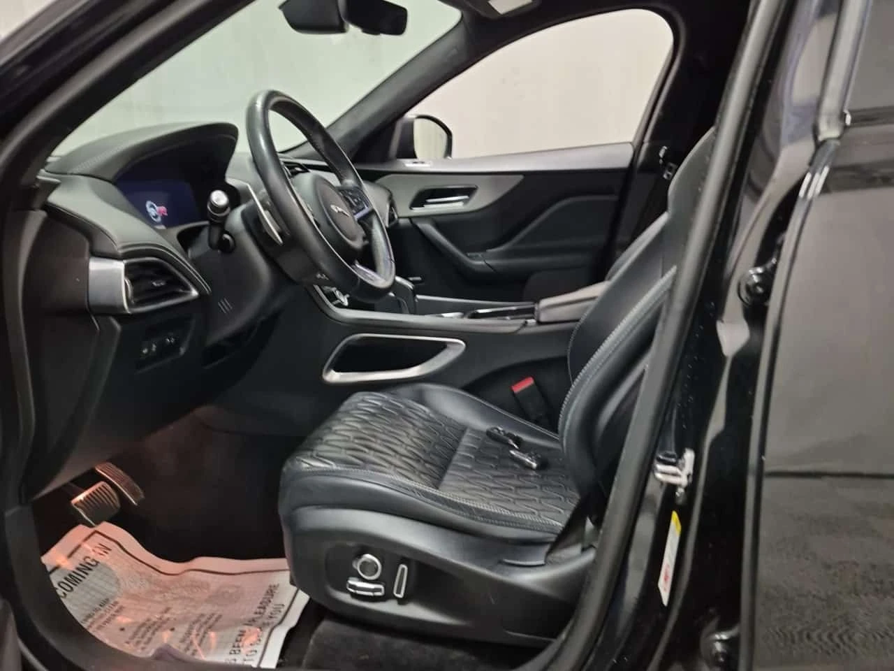 Jaguar F-PACE * SVR * CARFAX * 2 ����� * �������� *  | Mobile.bg � ����������� 8
