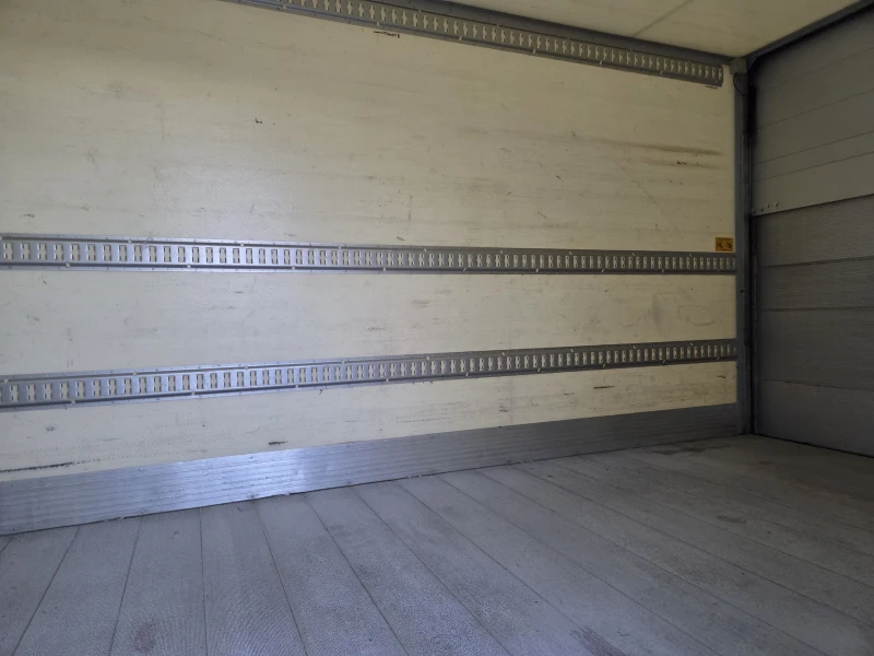 Mercedes-Benz Sprinter 319 CDI, Автомат, Климатик, Падащ борд, снимка 11 - Бусове и автобуси - 52495540