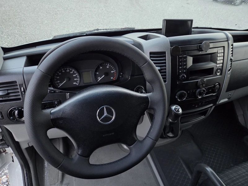 Mercedes-Benz Sprinter 319 CDI, Автомат, Климатик, Падащ борд, снимка 9 - Бусове и автобуси - 52495540