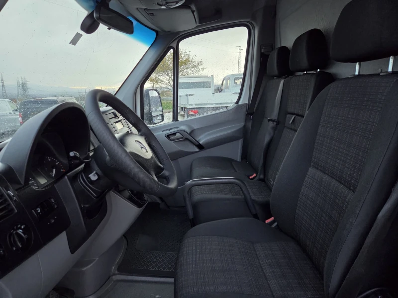 Mercedes-Benz Sprinter 319 CDI, Автомат, Климатик, Падащ борд, снимка 8 - Бусове и автобуси - 52495540