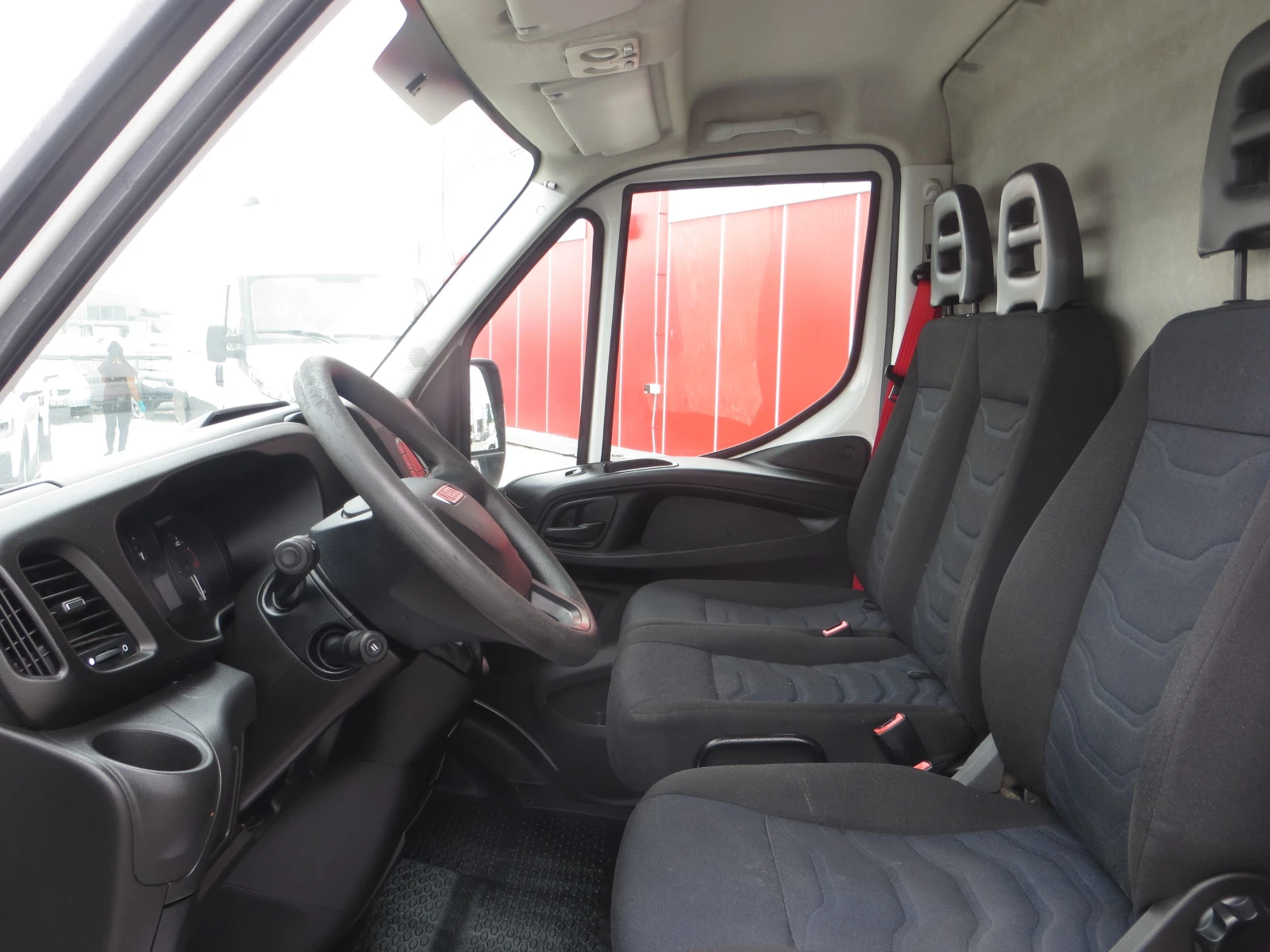 Iveco Daily 50C35 МАКСИ 18 КУБ.М. ОБЕМ НА ТОВАРНОТО ПОМЕЩЕНИЕ - изображение 7