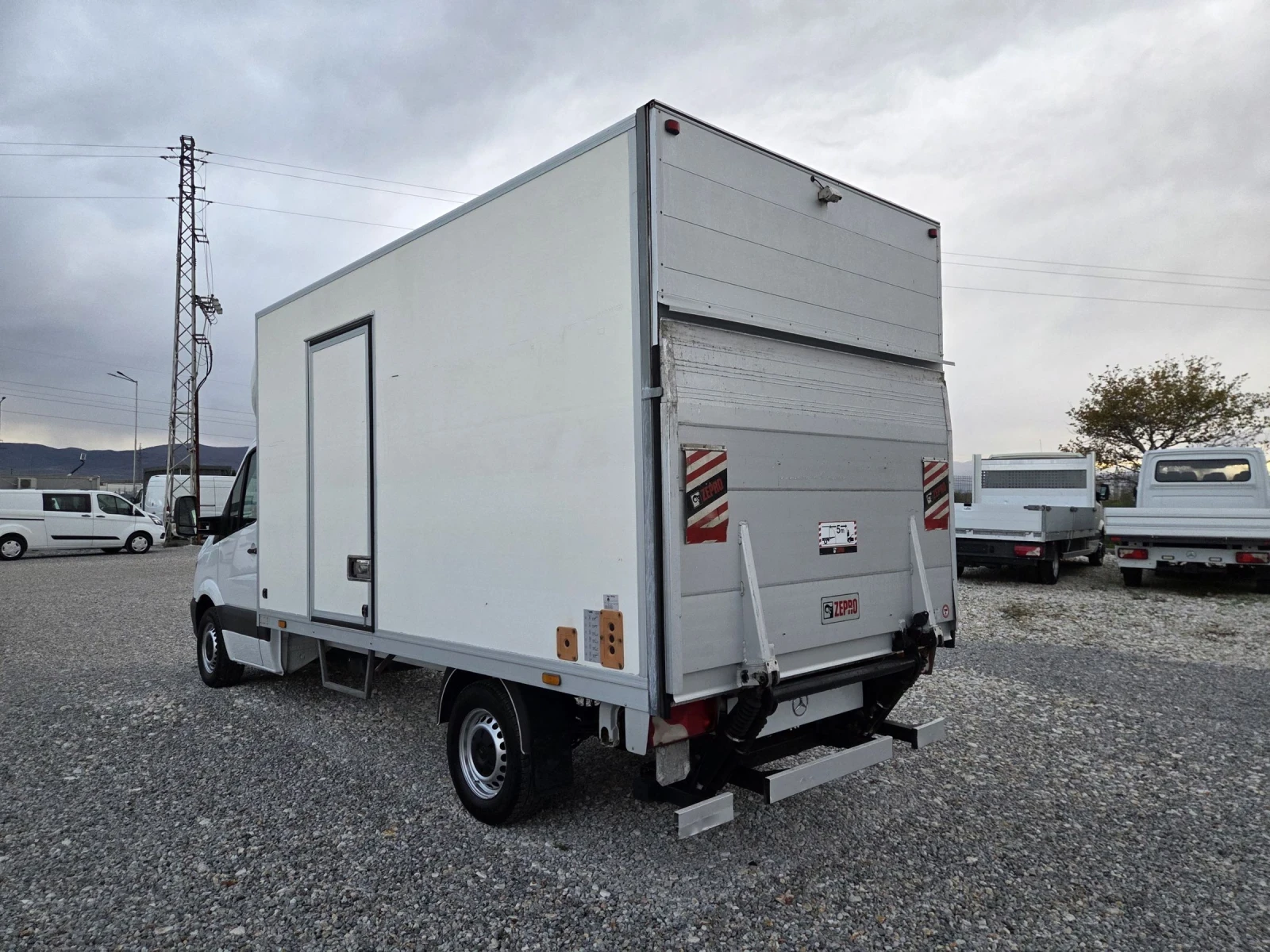 Mercedes-Benz Sprinter 319 CDI, Автомат, Климатик, Падащ борд - изображение 3