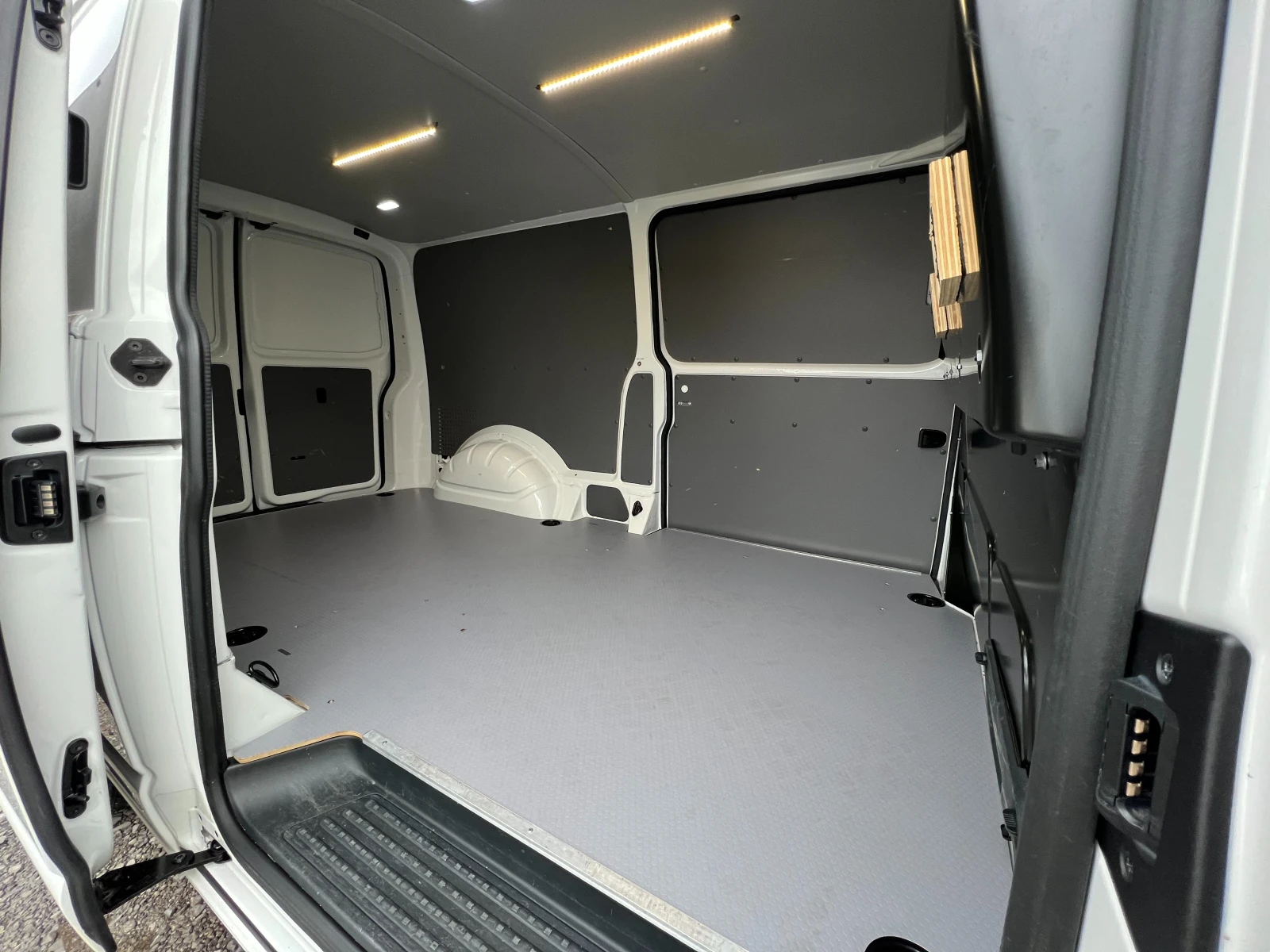 VW T6 T6.1 2.0TDI  /  / | Mobile.bg   11