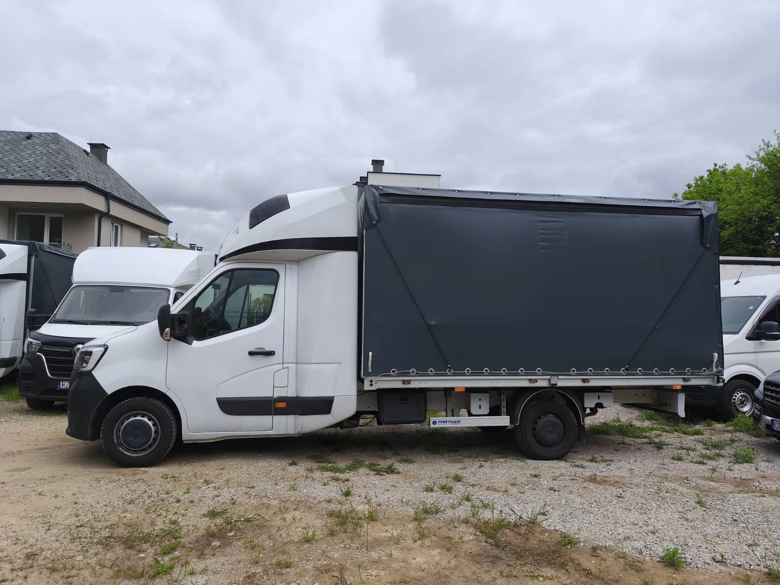 Renault Master 10ПАЛЕТА//ДВЕ ЛЕГЛА//ЛИЗИНГ, снимка 3 - Бусове и автобуси - 54491502