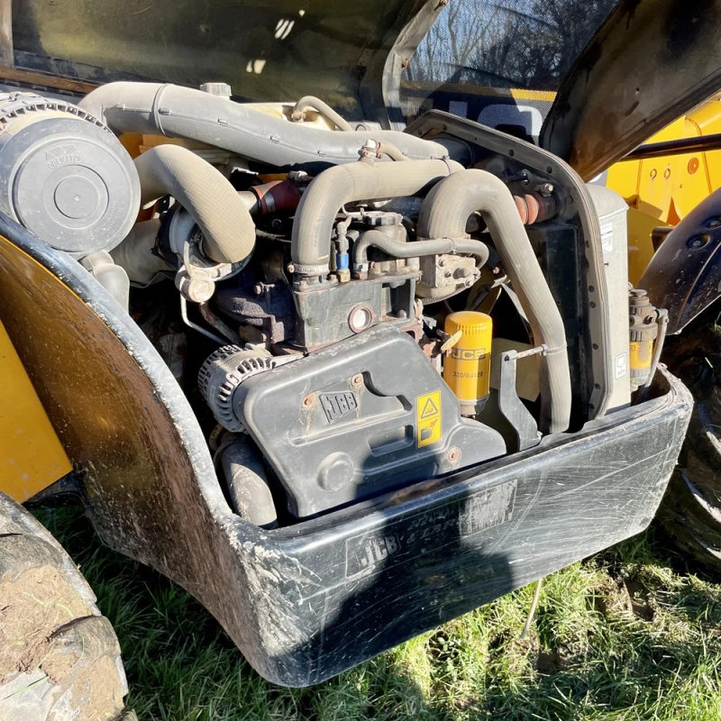 Телескопичен товарач JCB 531-70, снимка 8 - Селскостопанска техника - 53289461
