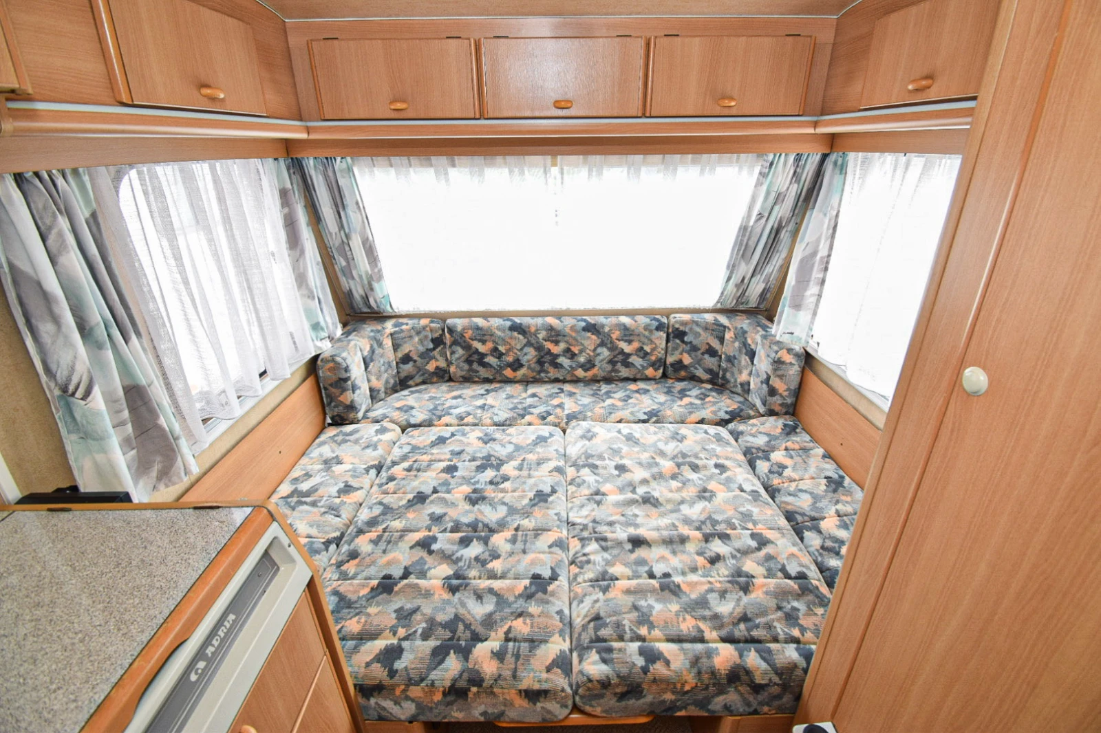 Каравана Adria 350+ форселт/750 кг!!!, снимка 8 - Каравани и кемпери - 54553851