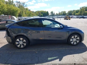 Tesla Model Y Long Range Dual Motor All-Wheel Drive, снимка 13