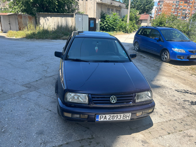 VW Vento, снимка 1 - Автомобили и джипове - 46087117