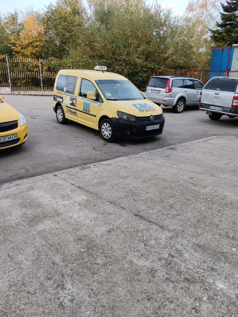 VW Caddy, снимка 8 - Автомобили и джипове - 48085359