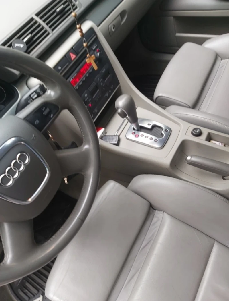 Audi A4, снимка 14 - Автомобили и джипове - 48931592