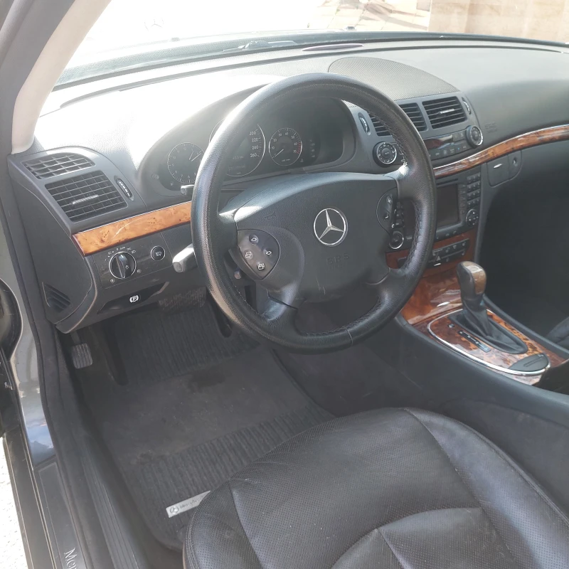 Mercedes-Benz E 320, снимка 6 - Автомобили и джипове - 49183015