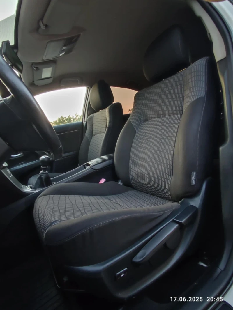 Toyota Avensis, снимка 8 - Автомобили и джипове - 50794935