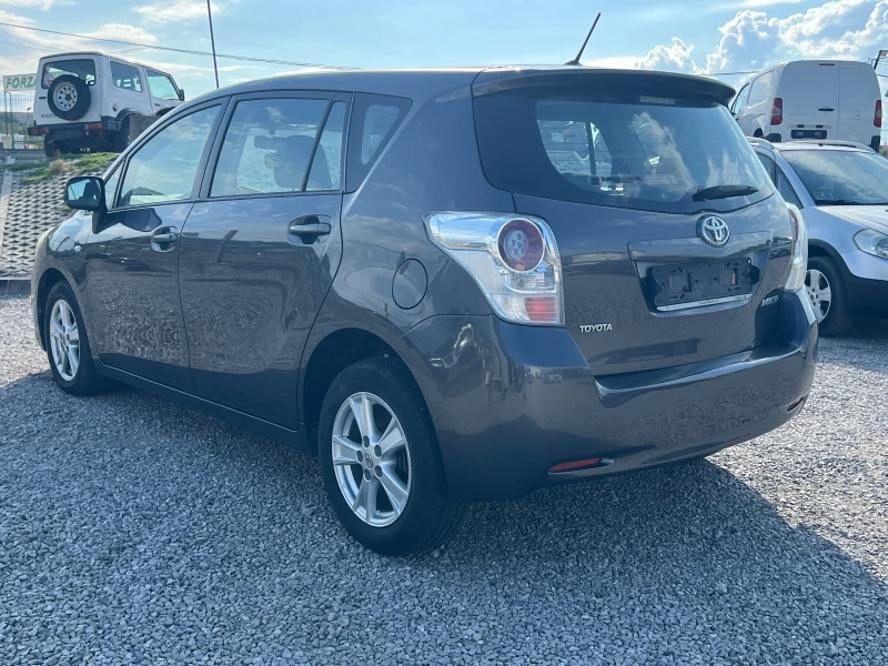 Toyota Verso Панорама, снимка 13 - Автомобили и джипове - 51413836