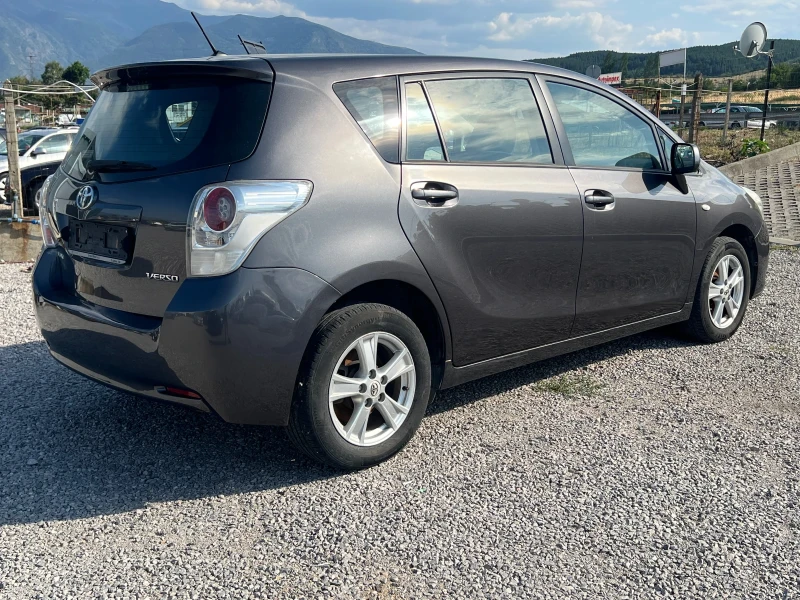 Toyota Verso Панорама, снимка 6 - Автомобили и джипове - 51413836