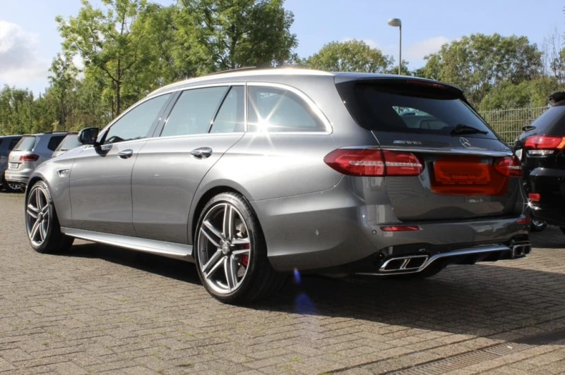 Mercedes-Benz E 63 AMG, снимка 3 - Автомобили и джипове - 52565937