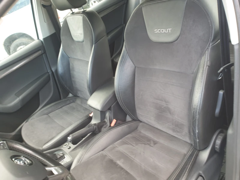 Skoda Octavia SCAUT, снимка 12 - Автомобили и джипове - 52934809