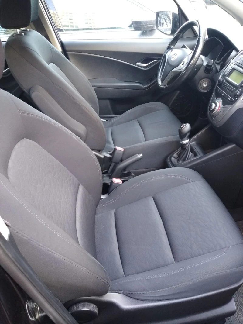 Hyundai Ix20, снимка 3 - Автомобили и джипове - 53167060