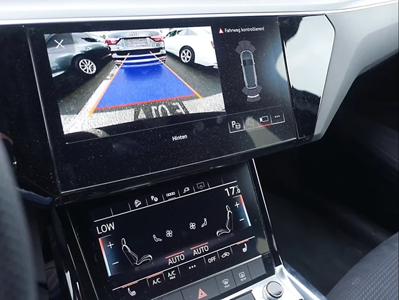 Audi E-Tron 55 Quattro = S-line = Air Suspension Гаранция - изображение 4