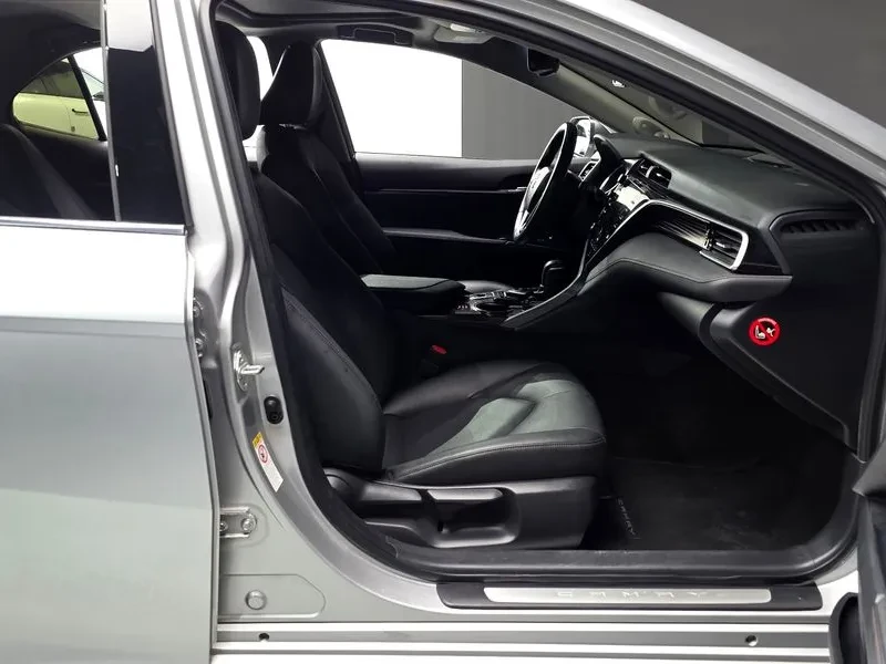 Toyota Camry (Xv70) 2.5 Xle Hybrid | Mobile.bg � ����������� 10