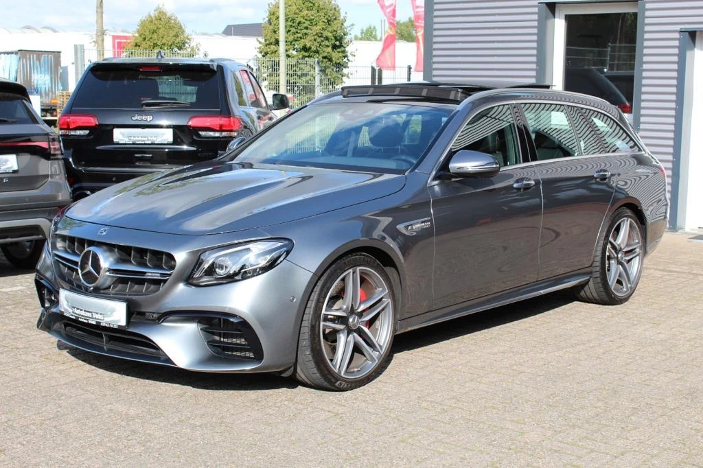 Mercedes-Benz E 63 AMG, снимка 1