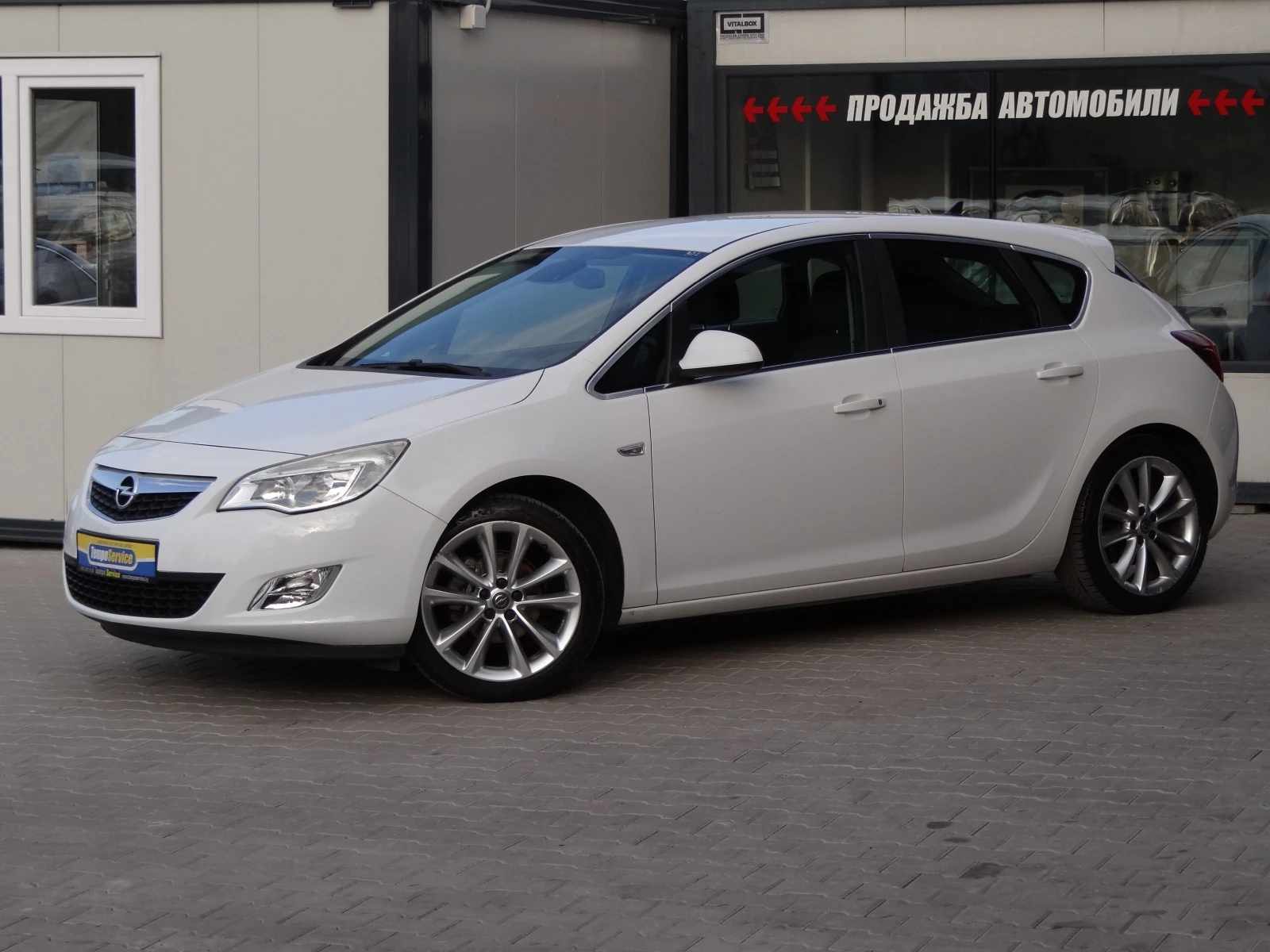 Opel Astra 1.4i-Turbo-140k.c. /Cosmo/NAVI/KOJA/Euro-5A/ - изображение 2