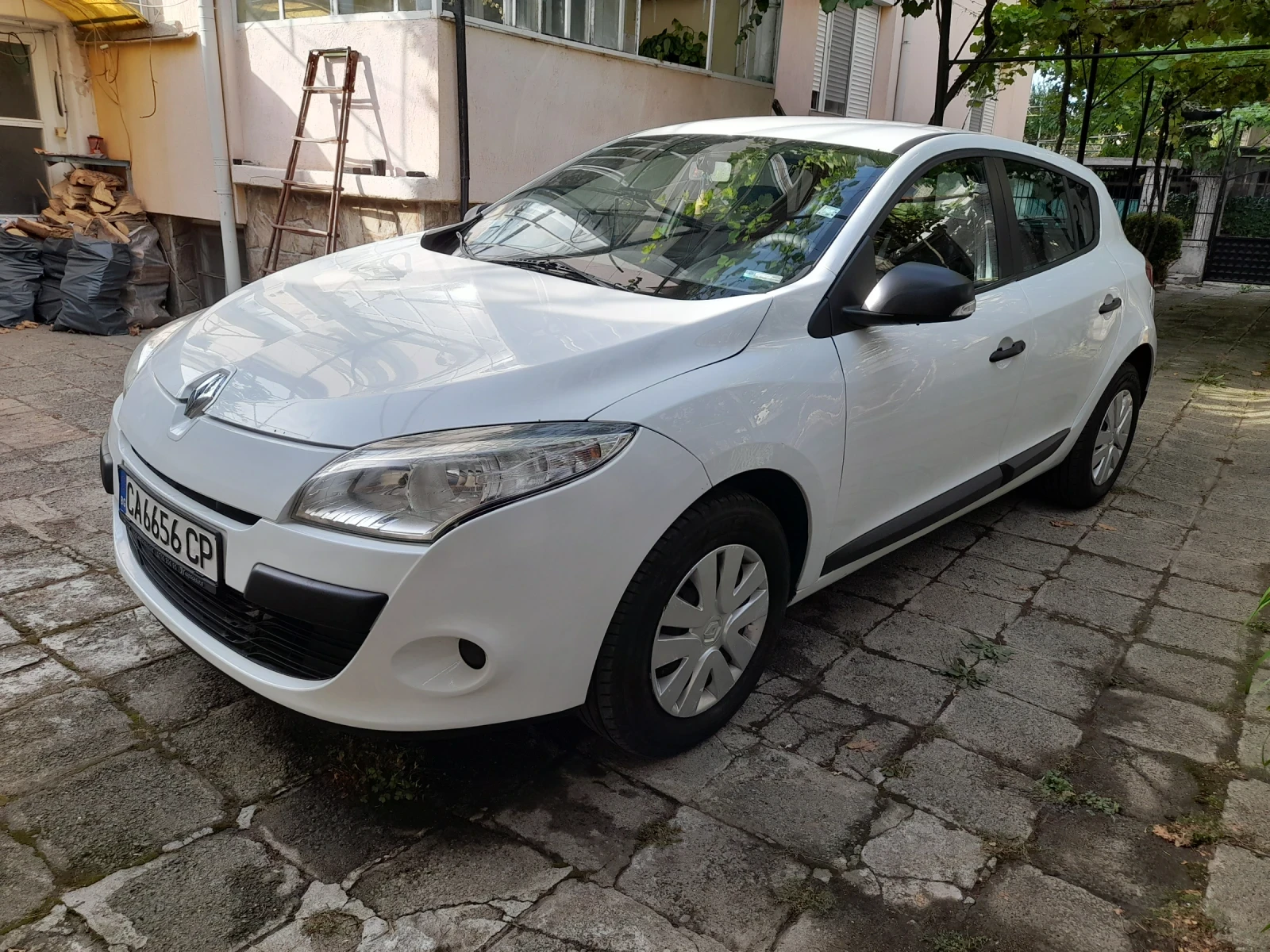 Renault Megane 1.5 dci 90к.с - изображение 4