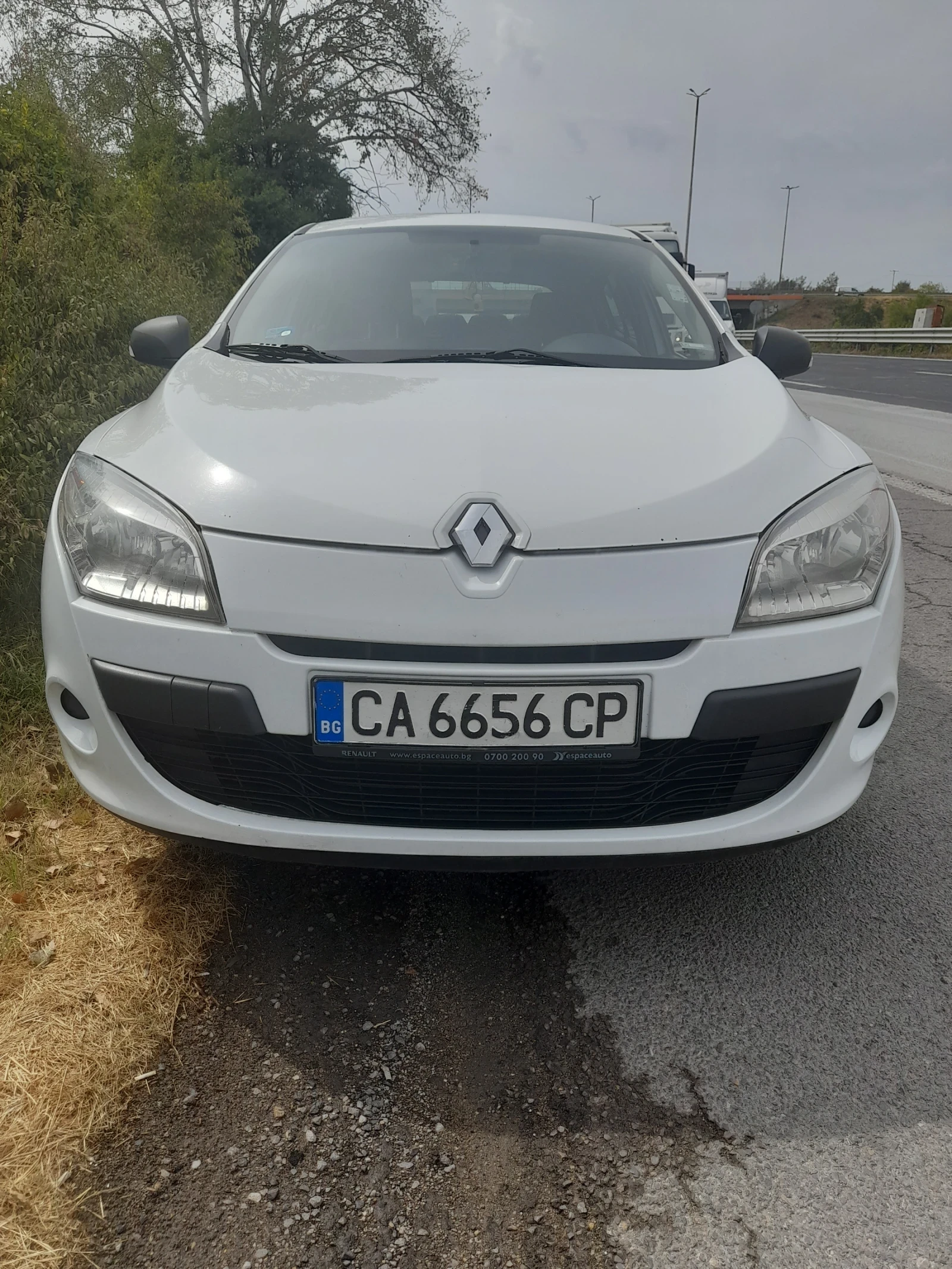 Renault Megane 1.5 dci 90к.с - изображение 3