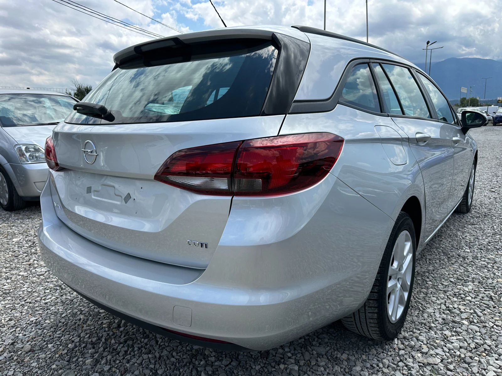 Opel Astra 1.6CDTi E6B - изображение 3