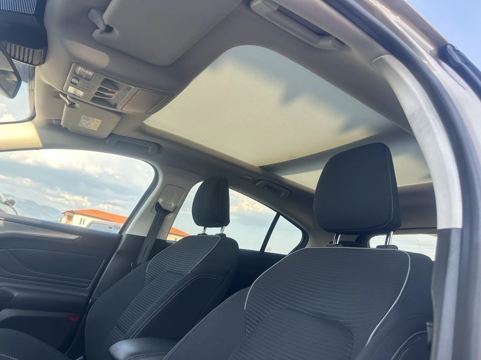 Ford Focus 1.5 Titanium/Pano/Full LED - изображение 9