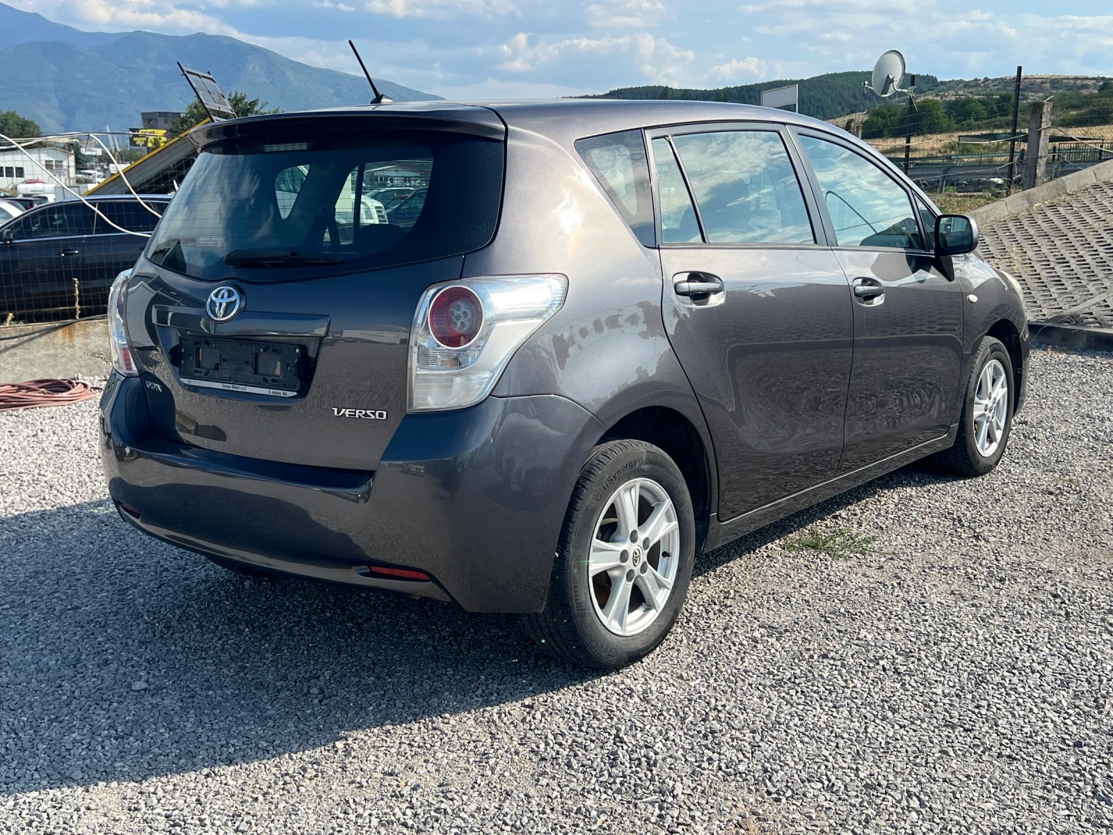 Toyota Verso Панорама - изображение 8