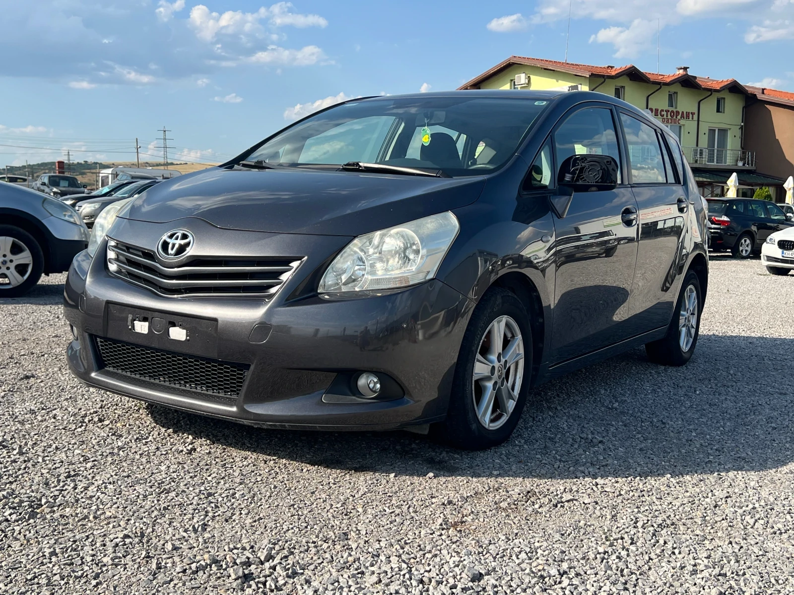 Toyota Verso Панорама - изображение 4