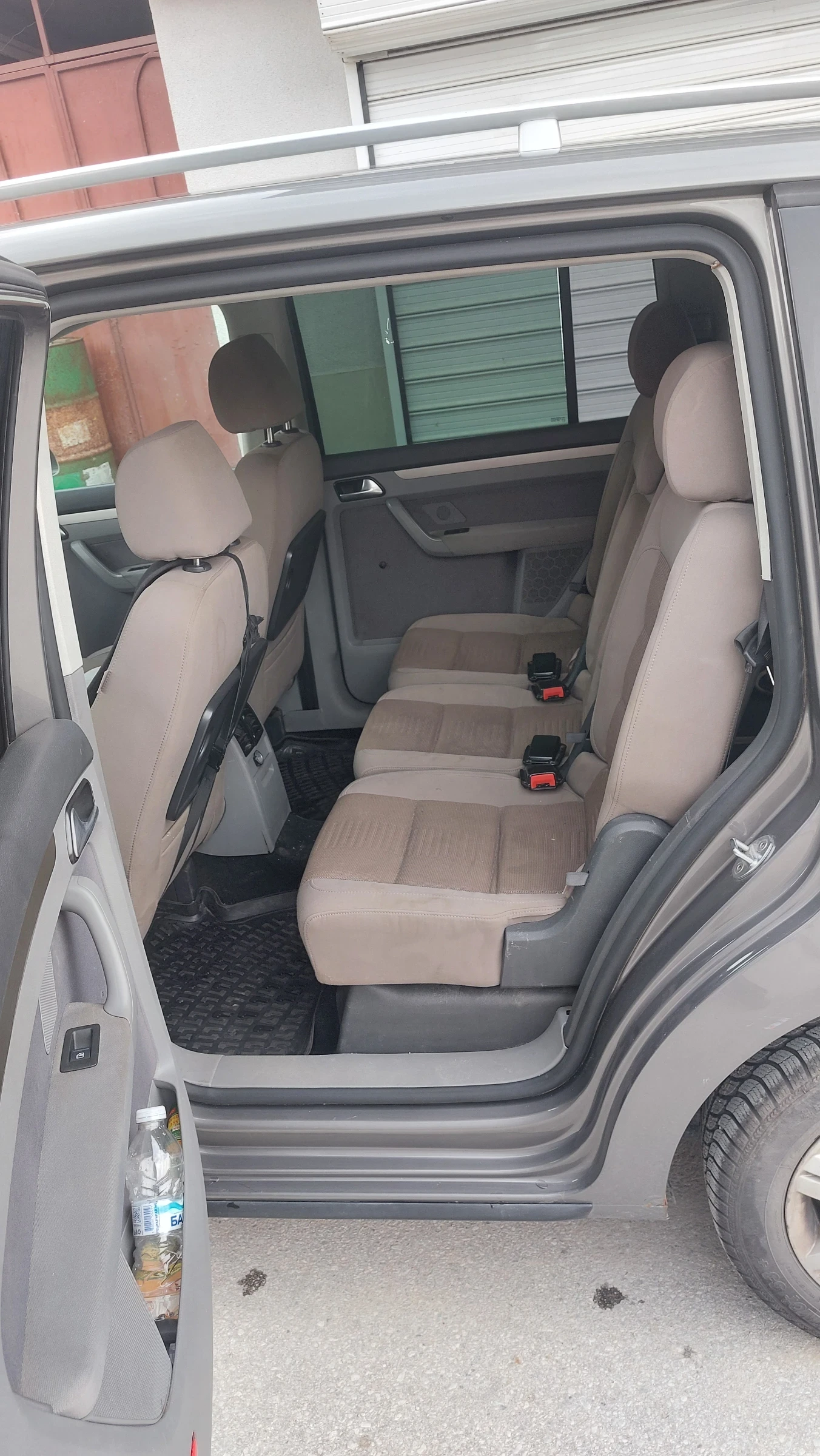 VW Touran, снимка 4 - Автомобили и джипове - 53758381