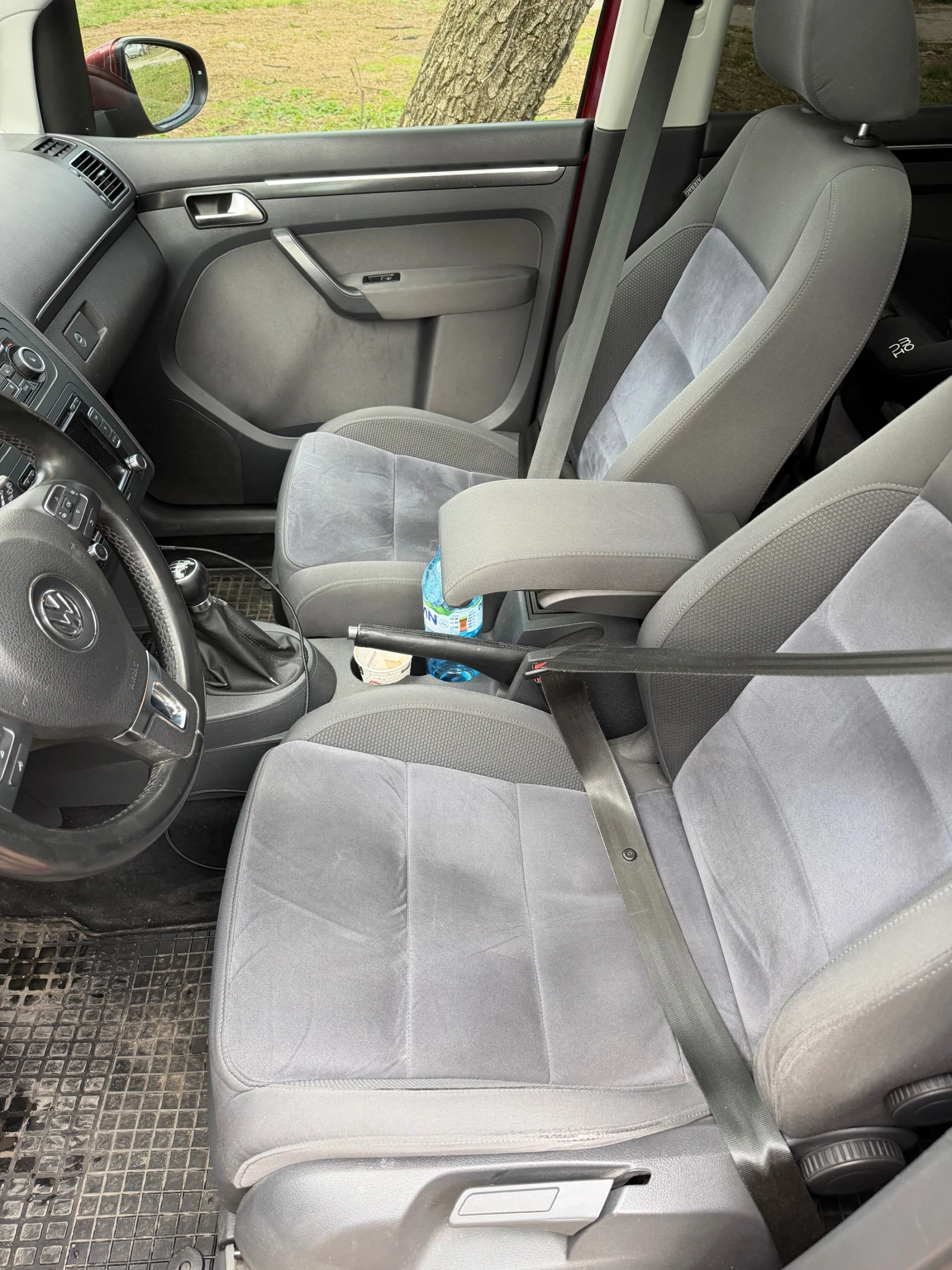 VW Touran 2.0 TDI, снимка 8 - Автомобили и джипове - 53885360