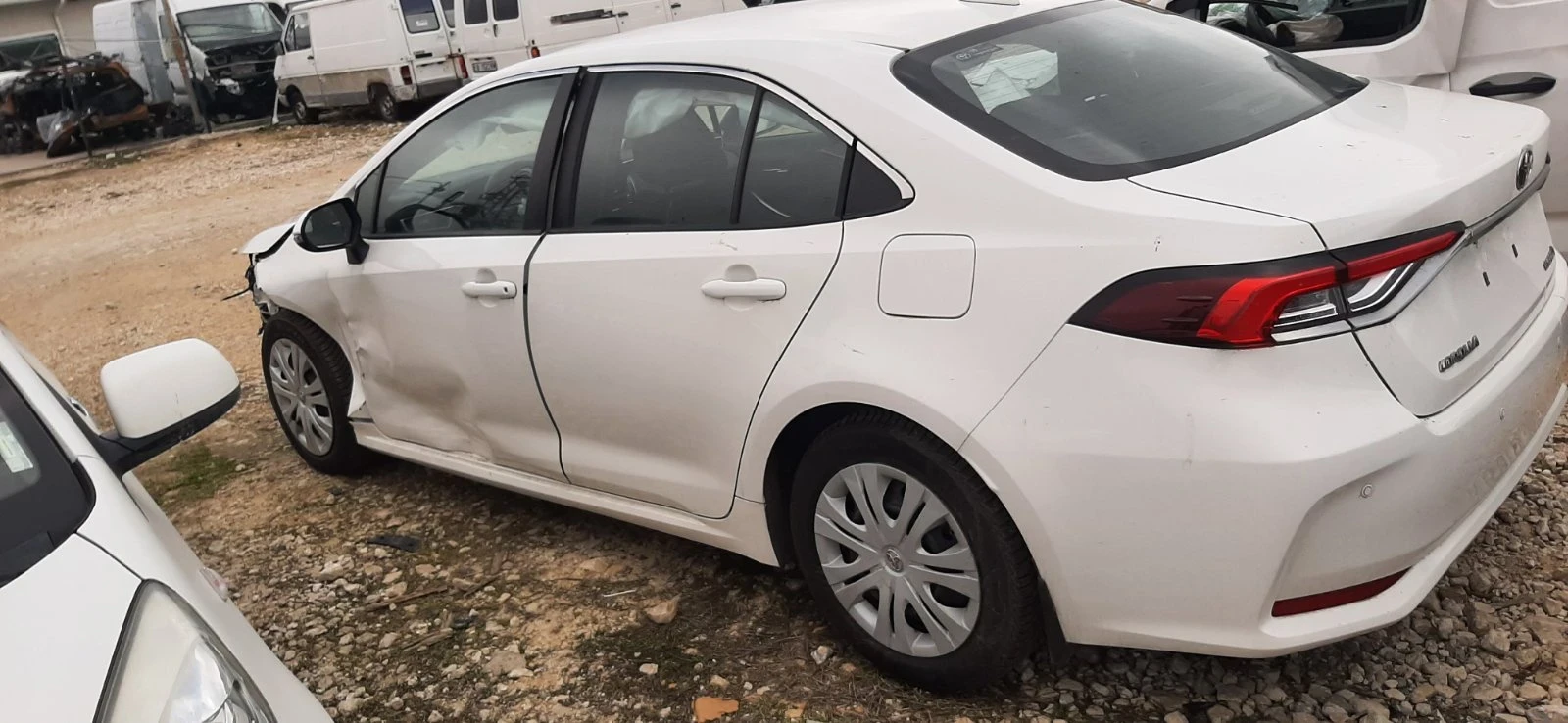 Toyota Corolla 1.8i hybrid 2ZRE, снимка 2 - Автомобили и джипове - 53999959