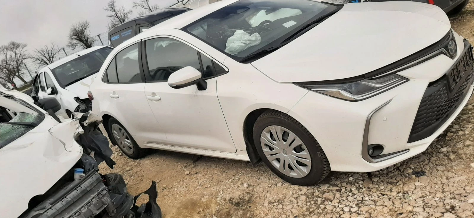 Toyota Corolla 1.8i hybrid 2ZRE, снимка 4 - Автомобили и джипове - 53999959