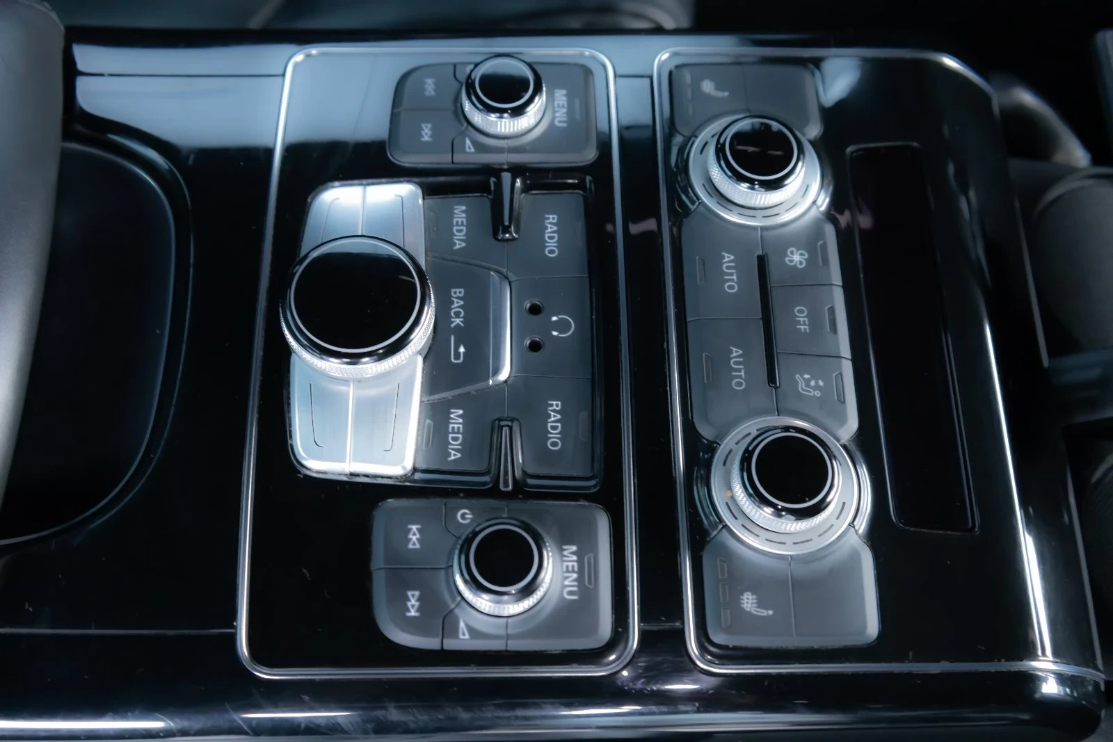 Audi A8, снимка 11 - Автомобили и джипове - 54156154