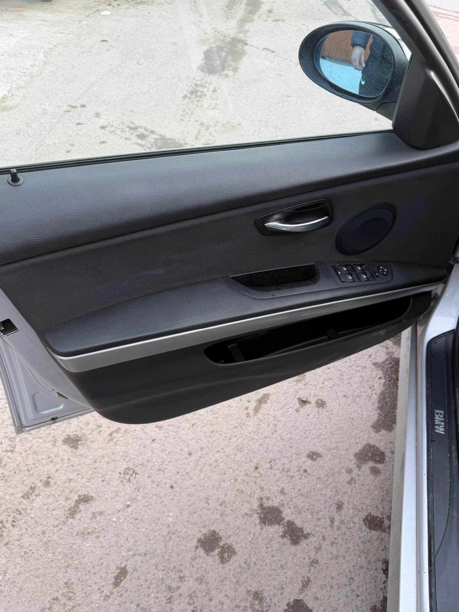 BMW 320, снимка 14 - Автомобили и джипове - 54382454