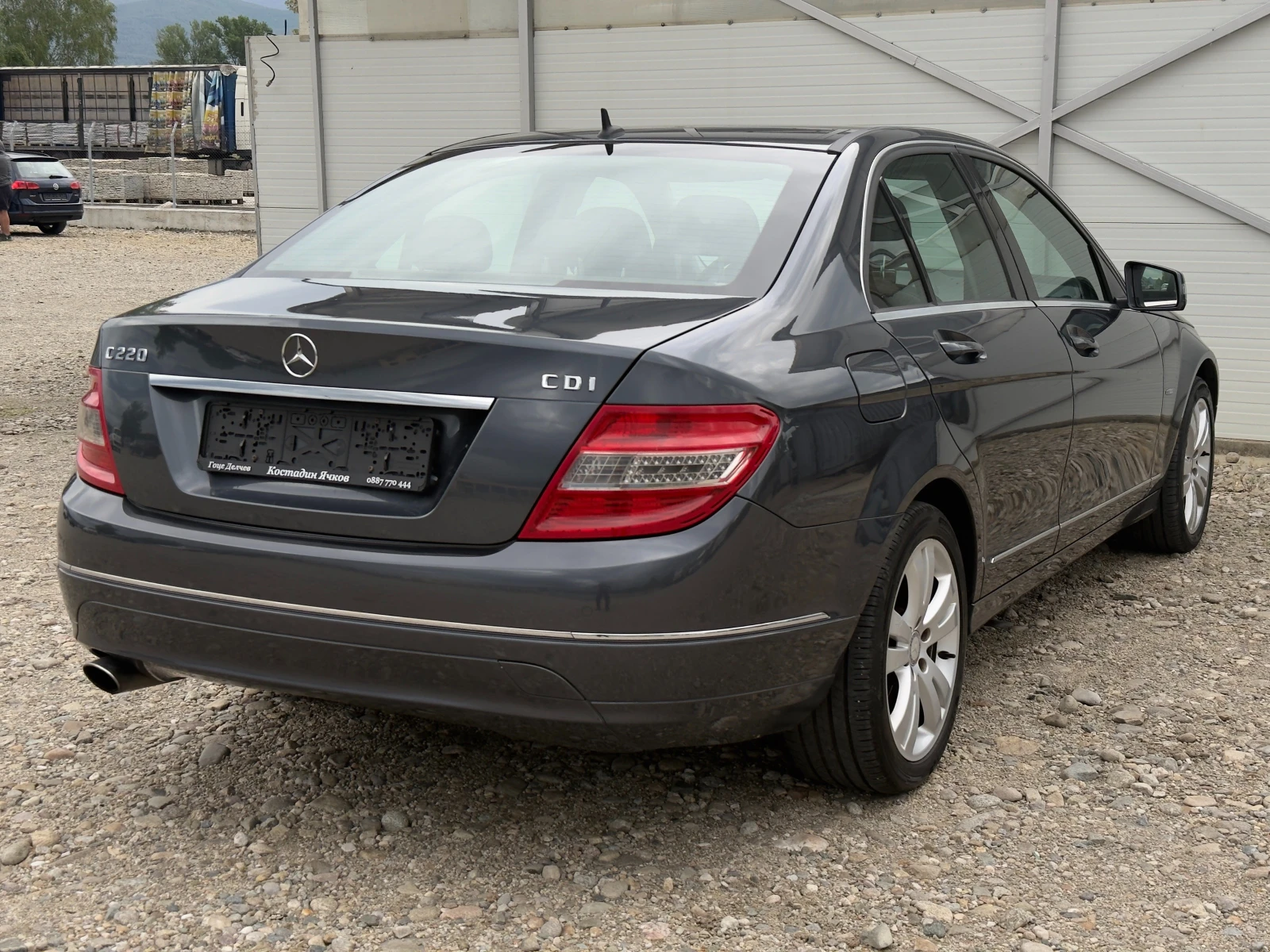 Mercedes-Benz C 220 2.2 CDI Avantgarde/5G-tronic/Navi/Собствен лизинг, снимка 4 - Автомобили и джипове - 54609680