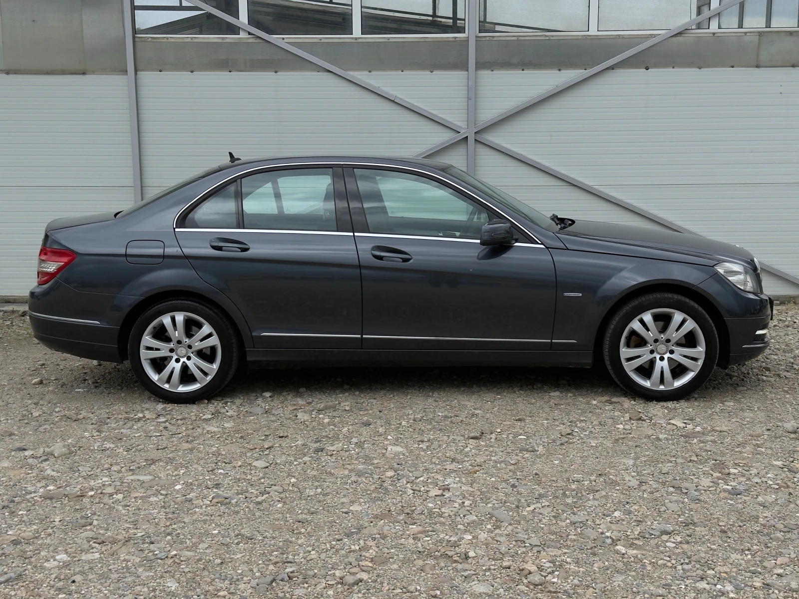Mercedes-Benz C 220 2.2 CDI Avantgarde/5G-tronic/Navi/Собствен лизинг, снимка 3 - Автомобили и джипове - 54609680