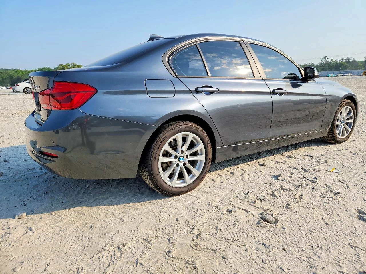 BMW 320 2.0l Xi, снимка 3 - Автомобили и джипове - 54705902