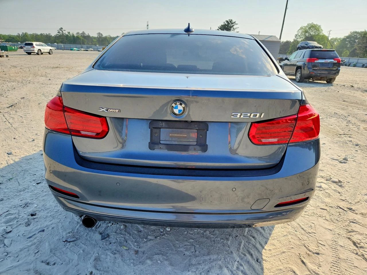 BMW 320 2.0l Xi, снимка 6 - Автомобили и джипове - 54705902
