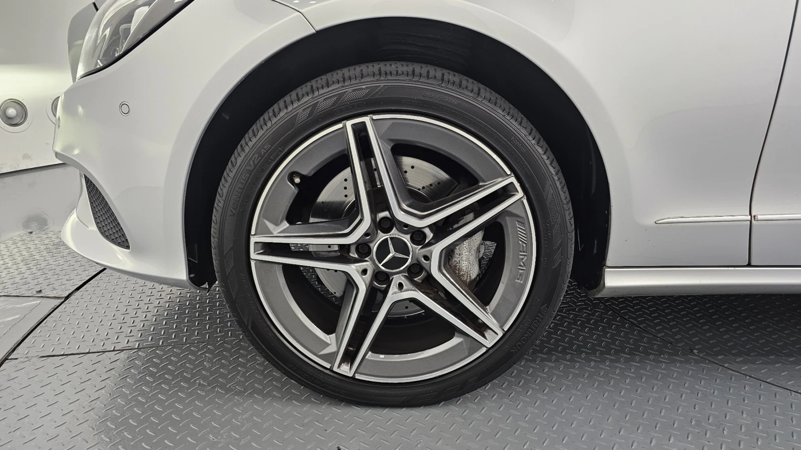 Mercedes-Benz CLS 350 4MATIC 258к.с.* AIRMATIC* ОБДУХВАНЕ* Dynamic LED, снимка 15 - Автомобили и джипове - 54821683