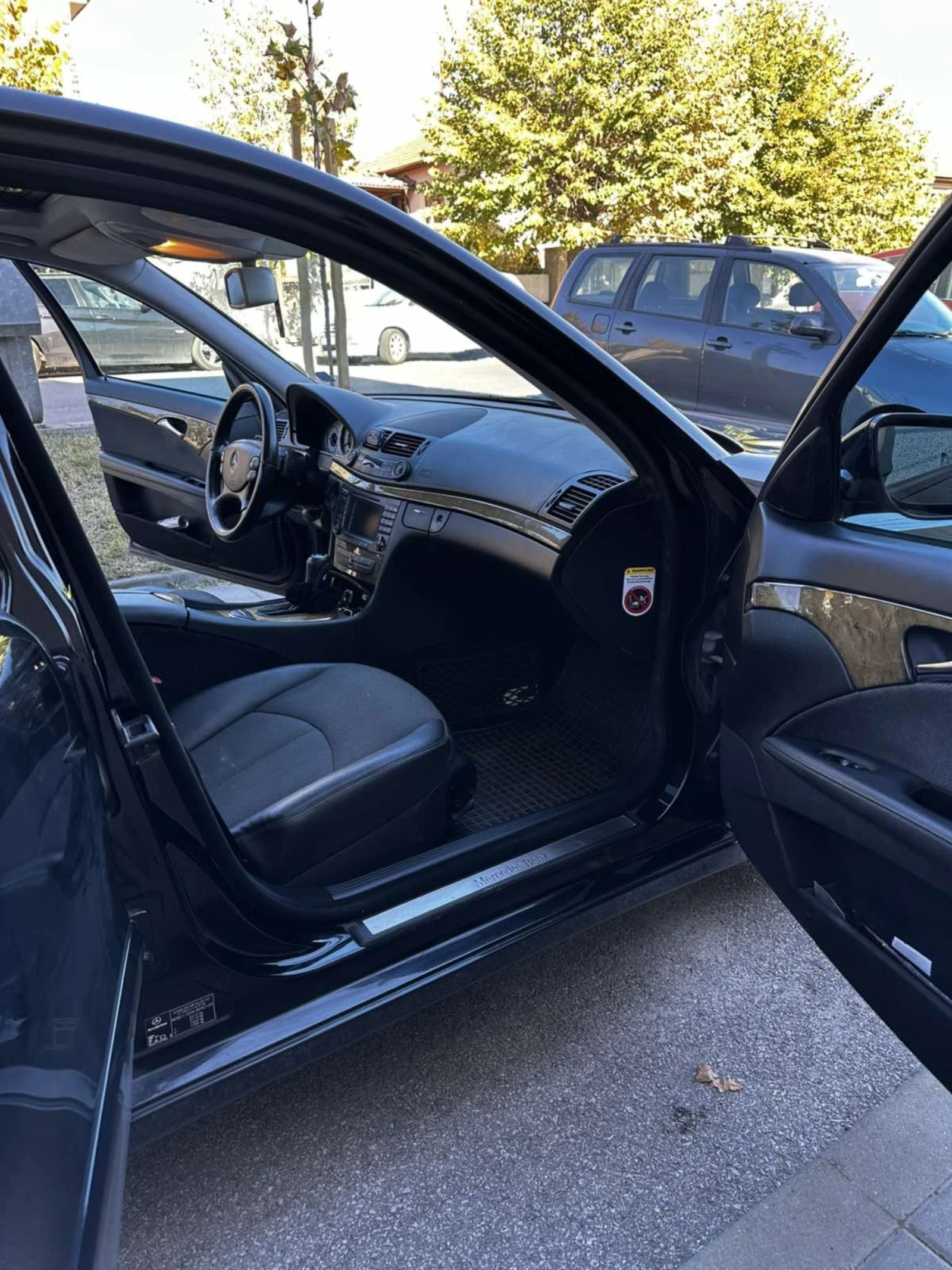 Mercedes-Benz E 350, снимка 11 - Автомобили и джипове - 54906300