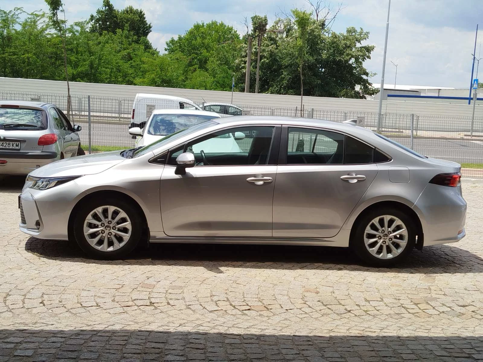 Toyota Corolla 1.8Hybrid/ 122к.с./ E-CVT, снимка 8 - Автомобили и джипове - 55229573