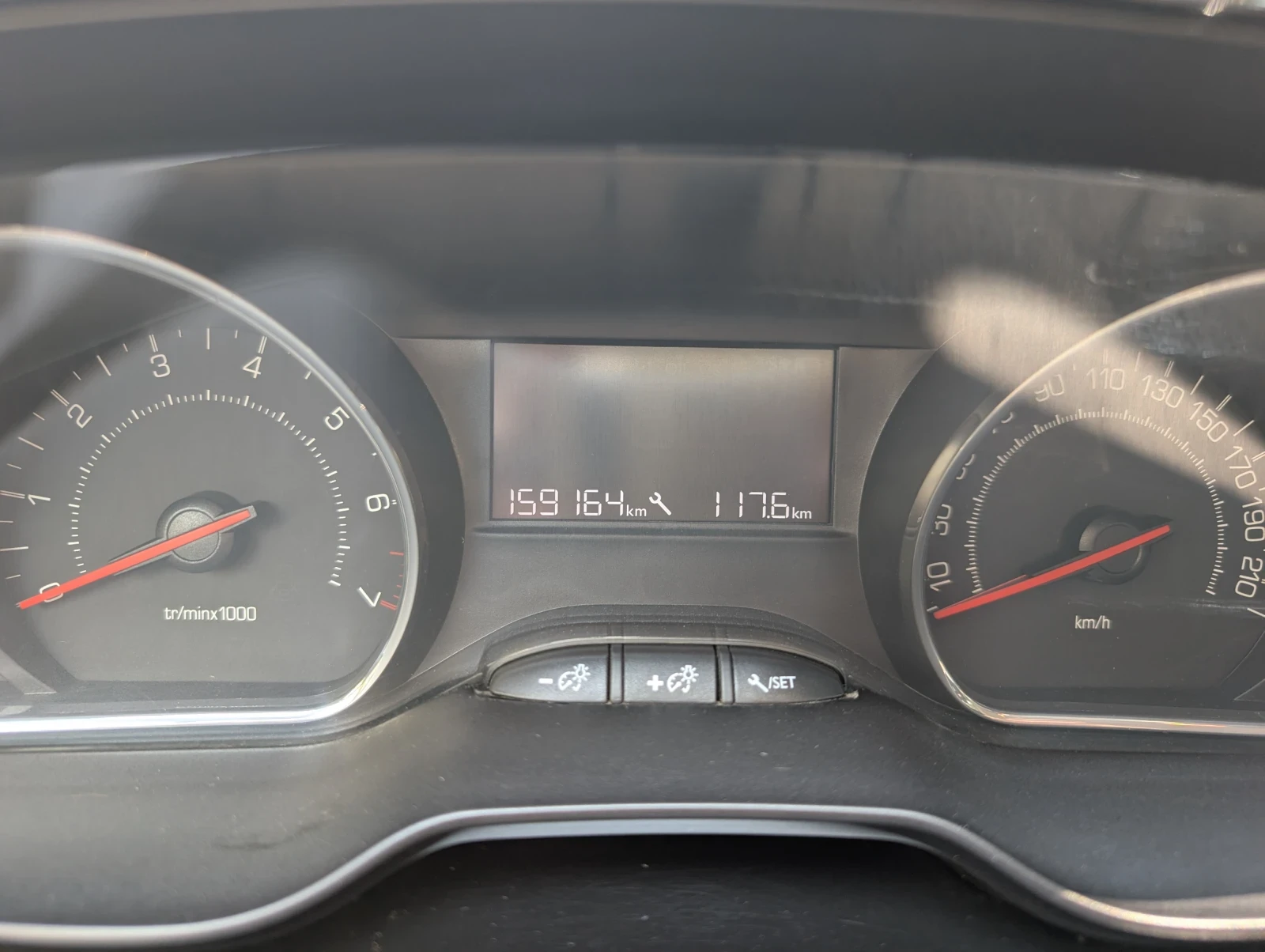 Peugeot 208, снимка 2 - Автомобили и джипове - 55653030